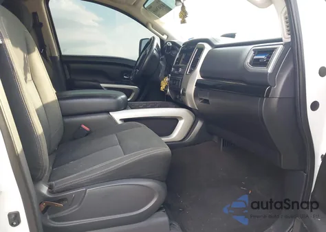 2018 Nissan Titan Xd Sv Diesel z USA, uszkodzony, nr VIN 1N6BA1F41JN526144